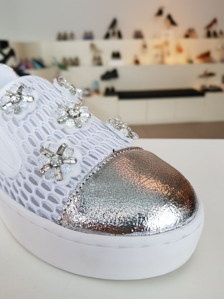 <b><p>Shu Comma Bonnie Herbi Slip- White DG4DX17070WHT</p></b><b><p>シューコンマみる ハービー君 スリップオン ホワイト DG4DX17070WHT</p></b><br /><br /><p align='center'>