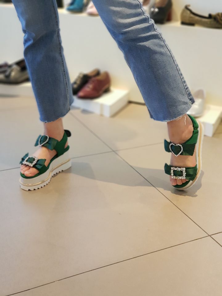 <b><p>Shu Comma Bonnie Sabrina sandal Green DG2AM17008GR</p></b><b><p>シューコンマみる サブリナ サンダル グリーン DG2AM17008GRN 夏 ラーな</p></b><br /><br /><p align='center'>