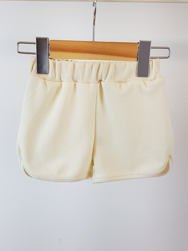 <b><p>Short training Top and bottom set Bus Children'</p></b><b><p>ショート トレーニング 上下セット 釜山子供服 キッズファッン 幼児などウォンルク</p></b><br /><br /><p align='center'>