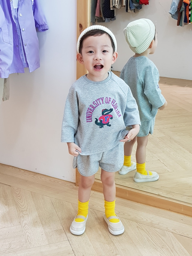<b><p>Short training Top and bottom set Bus Children'</p></b><b><p>ショート トレーニング 上下セット 釜山子供服 キッズファッン 幼児などウォンルク</p></b><br /><br /><p align='center'>
