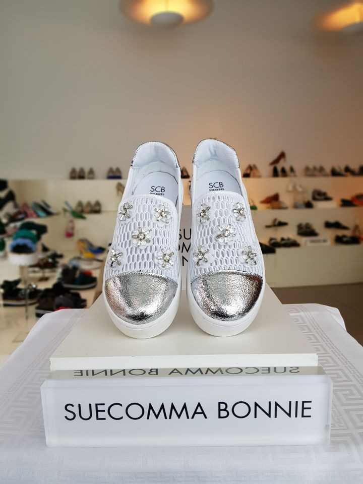 <b><p>Shu Comma Bonnie Herbi Slip- White DG4DX17070WHT</p></b><b><p>シューコンマみる ハービー君 スリップオン ホワイト DG4DX17070WHT</p></b><br /><br /><p align='center'>