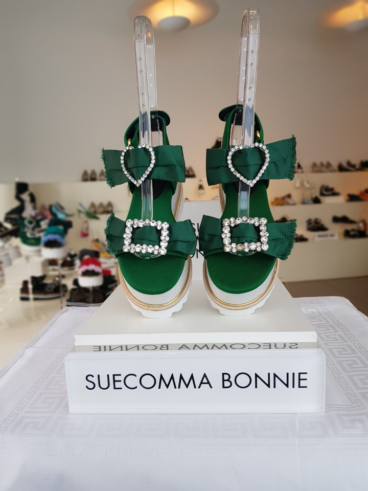 <b><p>Shu Comma Bonnie Sabrina sandal Green DG2AM17008GR</p></b><b><p>シューコンマみる サブリナ サンダル グリーン DG2AM17008GRN 夏 ラーな</p></b><br /><br /><p align='center'>