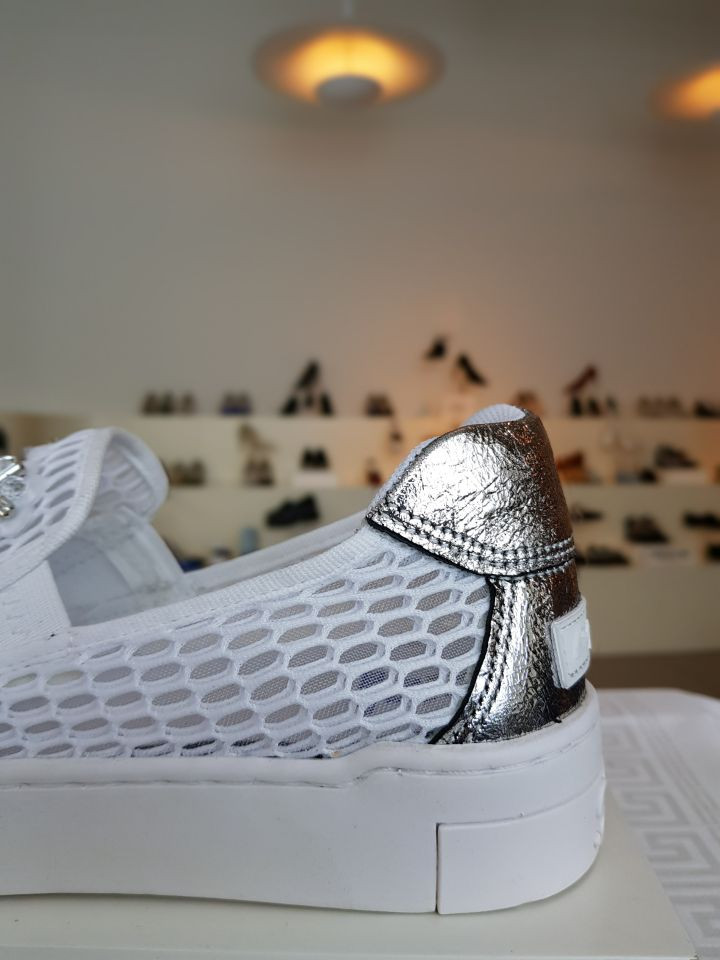 <b><p>Shu Comma Bonnie Herbi Slip- White DG4DX17070WHT</p></b><b><p>シューコンマみる ハービー君 スリップオン ホワイト DG4DX17070WHT</p></b><br /><br /><p align='center'>