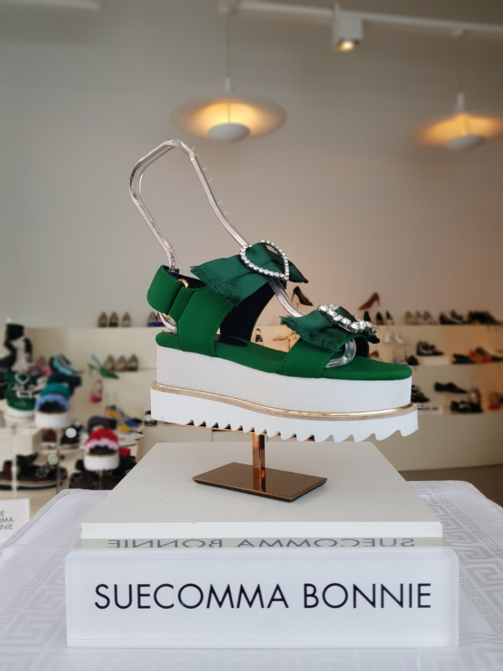 <b><p>Shu Comma Bonnie Sabrina sandal Green DG2AM17008GR</p></b><b><p>シューコンマみる サブリナ サンダル グリーン DG2AM17008GRN 夏 ラーな</p></b><br /><br /><p align='center'>