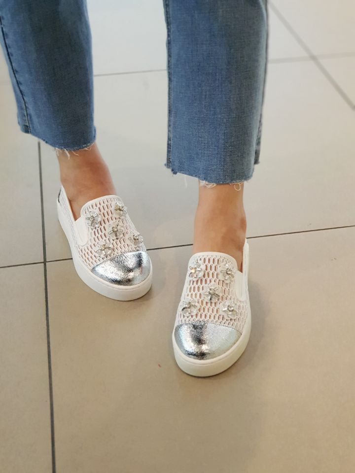 <b><p>Shu Comma Bonnie Herbi Slip- White DG4DX17070WHT</p></b><b><p>シューコンマみる ハービー君 スリップオン ホワイト DG4DX17070WHT</p></b><br /><br /><p align='center'>