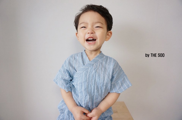 <b><p>More Jin Bay child Yukata life Han bok High</p></b><b><p>ドス ジンベイ 幼児 浴衣 生活 韓服 サンハボク 子供服セット 休暇ルック バカンス</p></b><br /><br /><p align='center'>