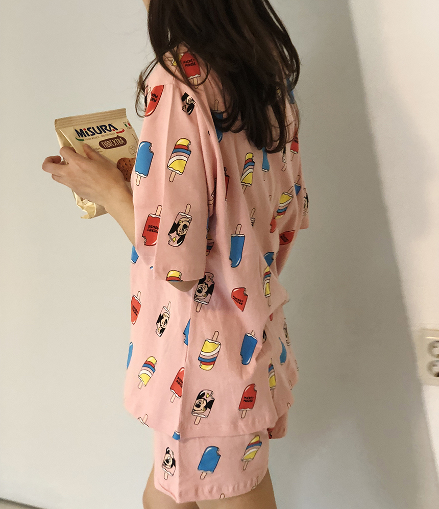 <b><p>cute Disney Mick summer Pajamas fhion cool</p></b><b><p>かわいい ディズニー ミッキー 夏 パジャマ ファッション クール ウォームウォーム</p></b><br /><br /><p align='center'>