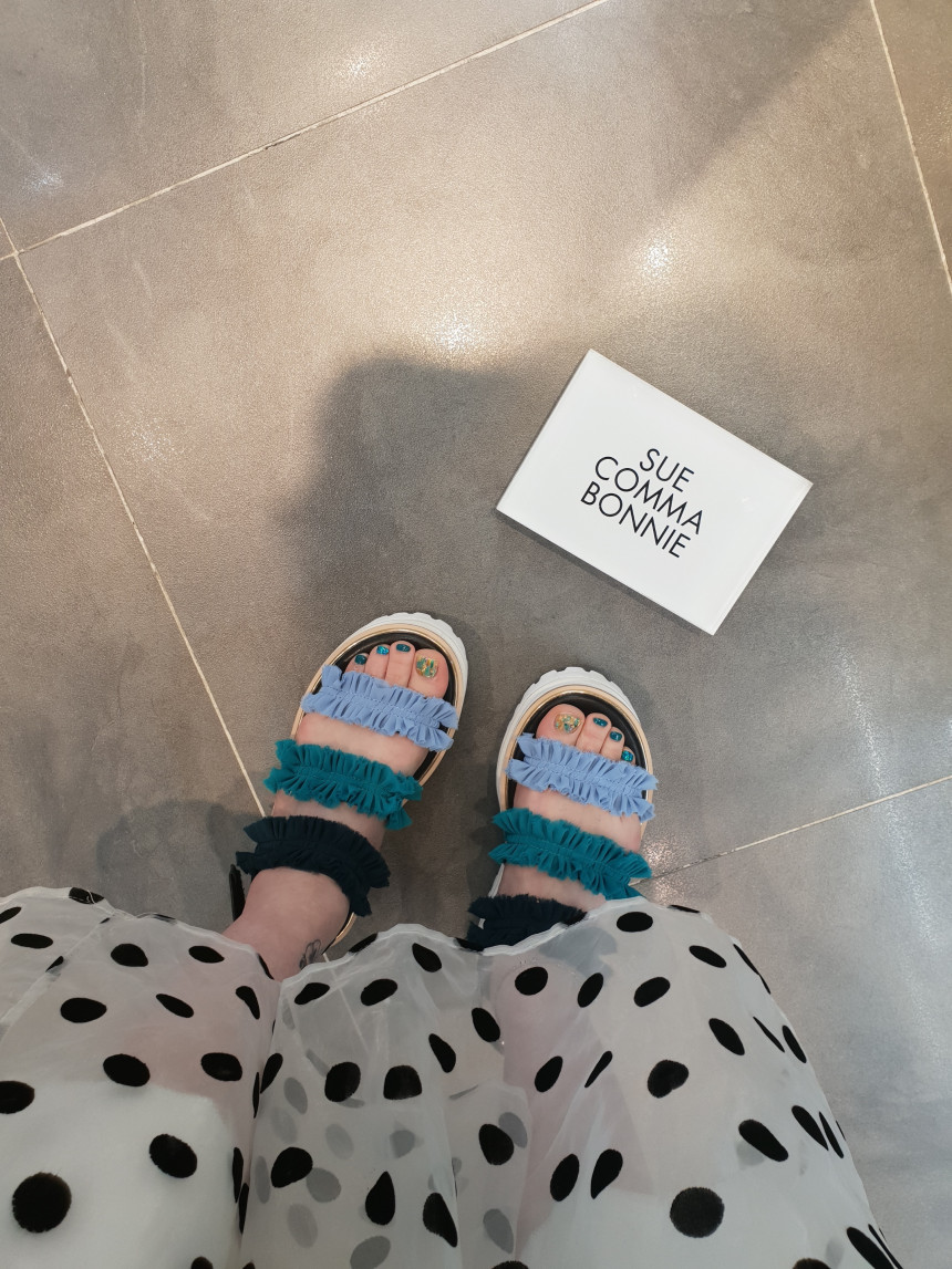 <b><p>Shu Comma Bonnie Cankant sdals Red DG2BM17038RED</p></b><b><p>シューコンマみる カンカン2サンダル レッド DG2BM17038RED ユニークルックコーディネー</p></b><br /><br /><p align='center'>