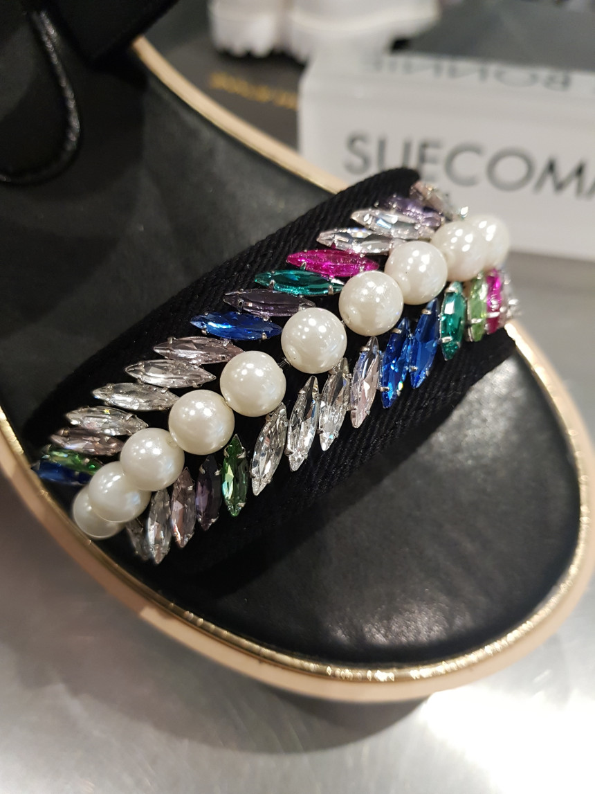 <b><p>Shu Comma Bonnie suecbe Mely sandal black</p></b><b><p>シューコンマみる suecommabonnie メロディー サンダル 黒 DG2BM17015BLK</p></b><br /><br /><p align='center'>