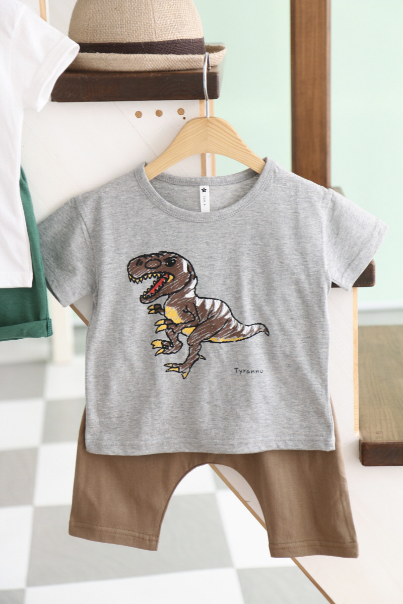 <b><p>Summer Specials Tyranno Top bottom set Baby</p></b><b><p>夏バーゲン ティラノ 上下セット 幼 ドアセンボク 登院スーツ</p></b><br /><br /><p align='center'>