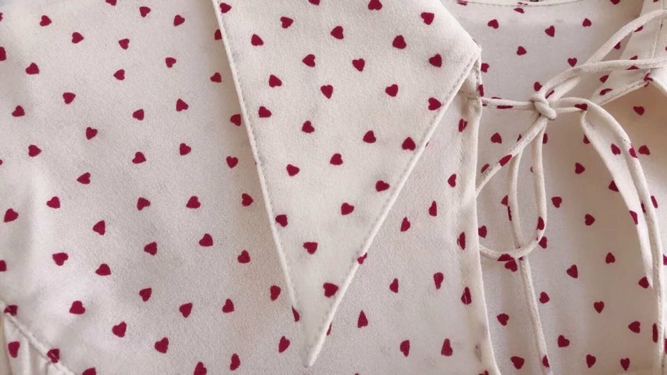 <b><p>cute heart Ka Handld blouse Office ok Da</p></b><b><p>かわいい ハート カラー ソン・イェジンブラウス オフィスルック 芸能人 輸入保税</p></b><br /><br /><p align='center'>