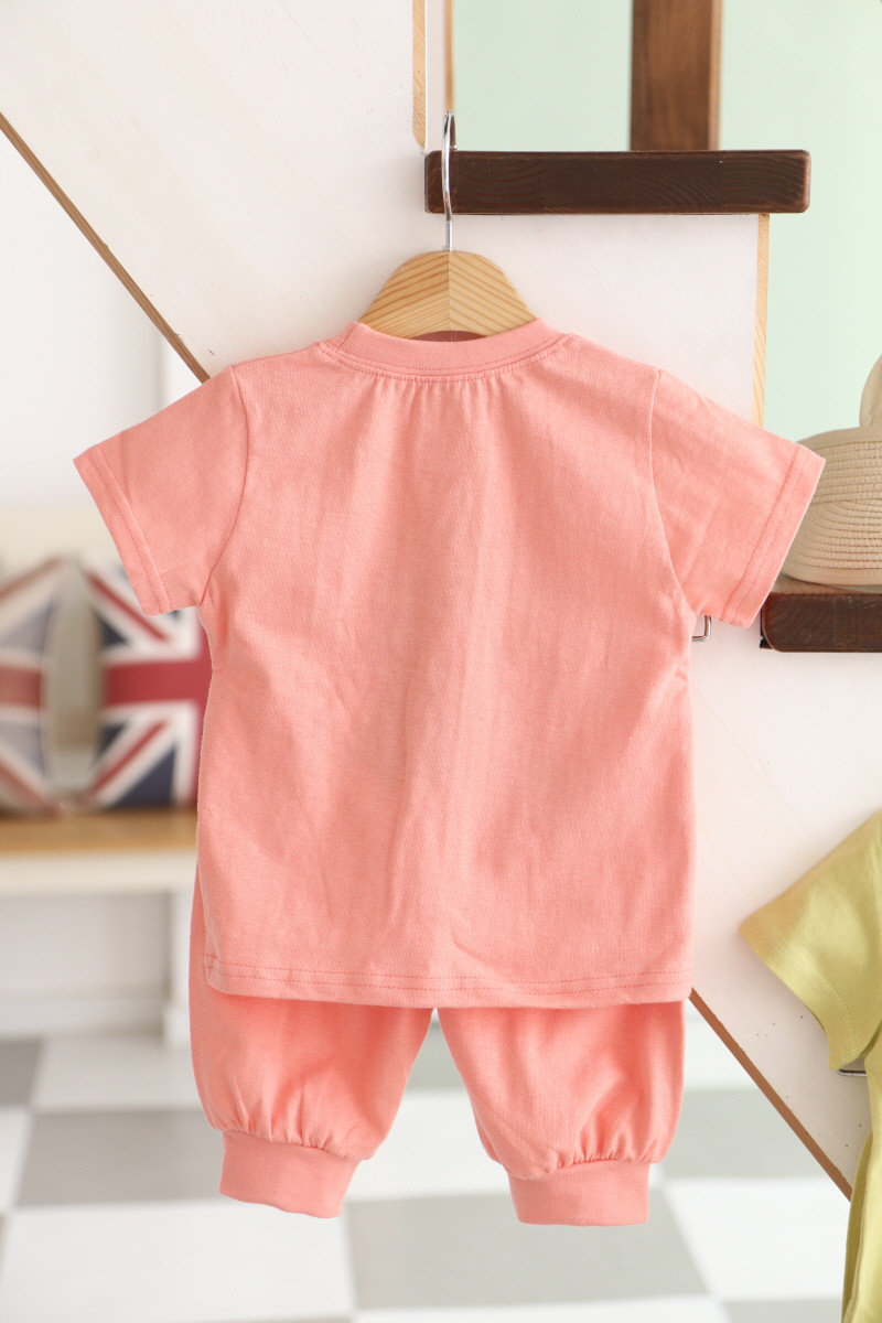 <b><p>Planning Specials Short sleeves dosaur Top</p></b><b><p>企画特価 半袖 恐竜 上下セット 幼スーツ ドアセンボク 登院</p></b><br /><br /><p align='center'>