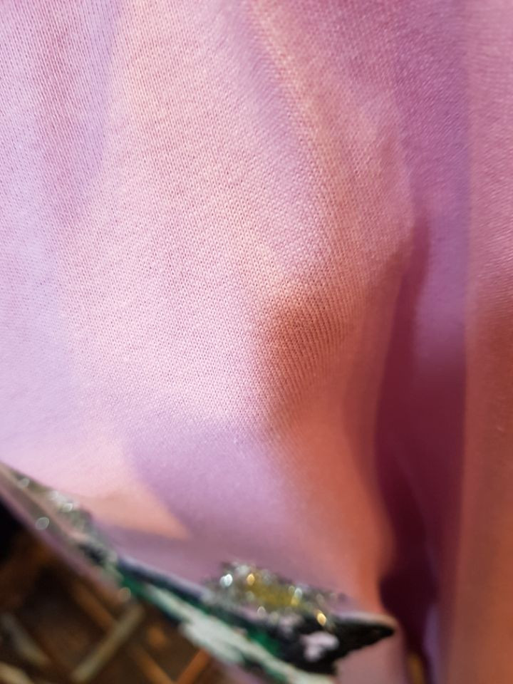 <b><p>The Sequins T-shirt</p></b><b><p>ペピ スパンコール Tシャツ</p></b><br /><br /><p align='center'>