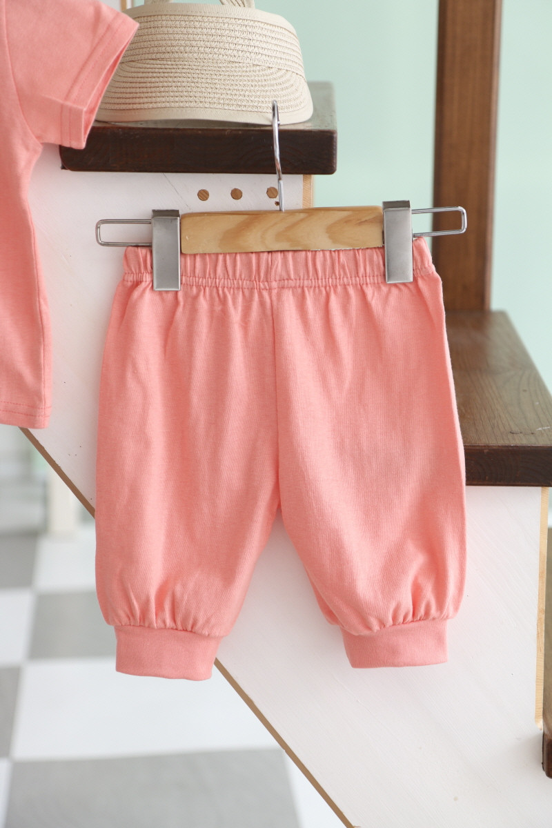 <b><p>Planning Specials Short sleeves dosaur Top</p></b><b><p>企画特価 半袖 恐竜 上下セット 幼スーツ ドアセンボク 登院</p></b><br /><br /><p align='center'>