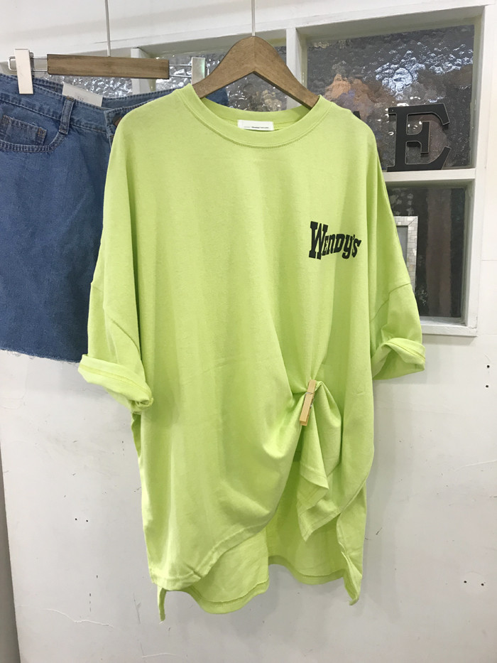 <b><p>Wendy Boxed T-sht Basic degn Color appeal</p></b><b><p>ウェンディ ボックスTシャツ ベーシなデザイン カラー感が引き立つ 大学生デイリール</p></b><br /><br /><p align='center'>