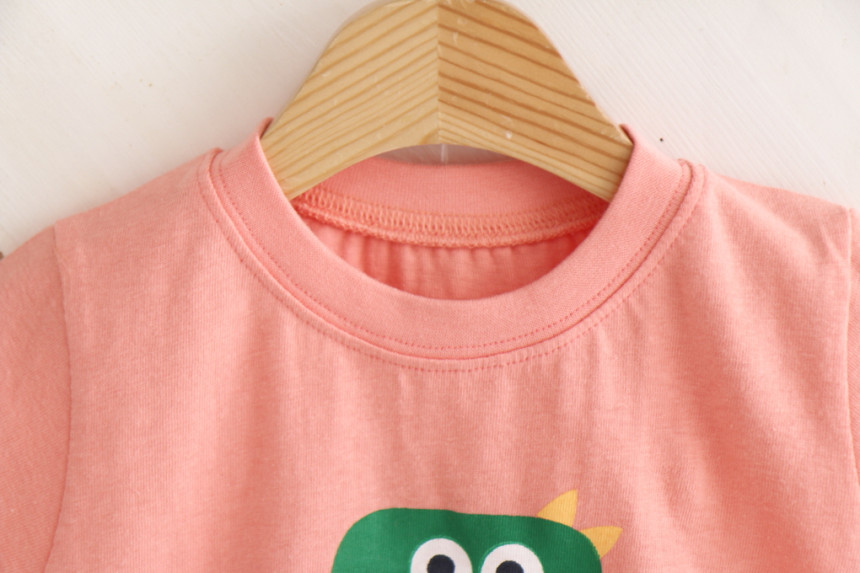 <b><p>Planning Specials Short sleeves dosaur Top</p></b><b><p>企画特価 半袖 恐竜 上下セット 幼スーツ ドアセンボク 登院</p></b><br /><br /><p align='center'>