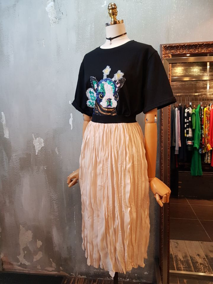 <b><p>The Sequins T-shirt</p></b><b><p>ペピ スパンコール Tシャツ</p></b><br /><br /><p align='center'>