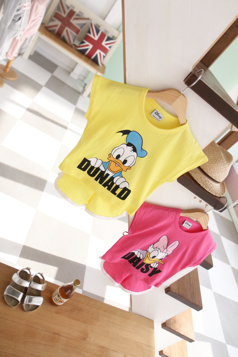 <b><p>Peekaboo Donald daisy Top and ttom set By</p></b><b><p>ピーカブー ドナルド デイジー 上下セット 幼スーツ 兄妹カップルルック ドアセンボク</p></b><br /><br /><p align='center'>