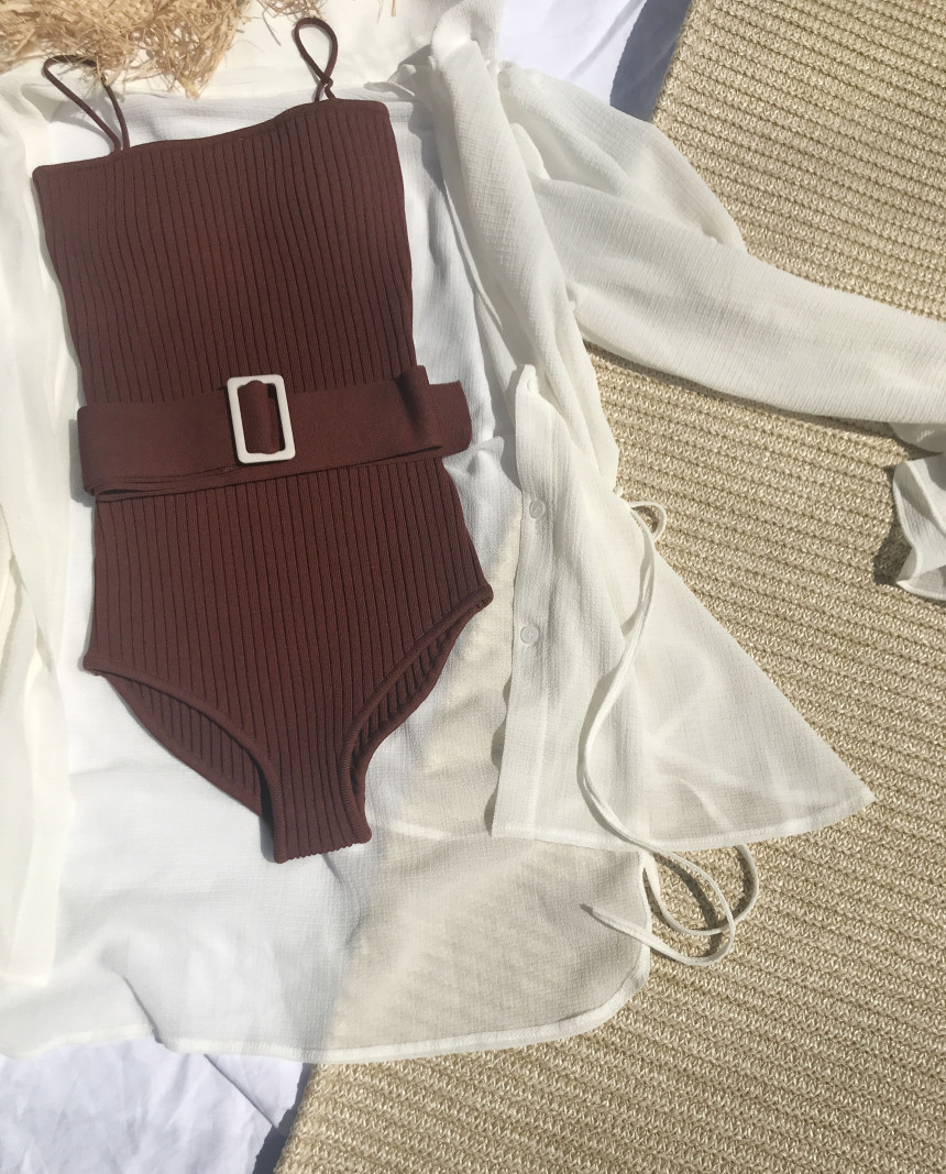 <b><p>Golgi square one piece swimsuit Beach sort</p></b><b><p>段ボール 正方形 ワンピース 水着 リゾートビーチルック ユニーク ニット ベルト</p></b><br /><br /><p align='center'>