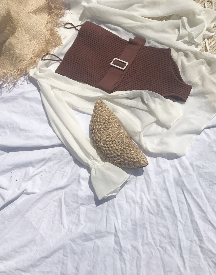 <b><p>Golgi square one piece swimsuit Beach sort</p></b><b><p>段ボール 正方形 ワンピース 水着 リゾートビーチルック ユニーク ニット ベルト</p></b><br /><br /><p align='center'>