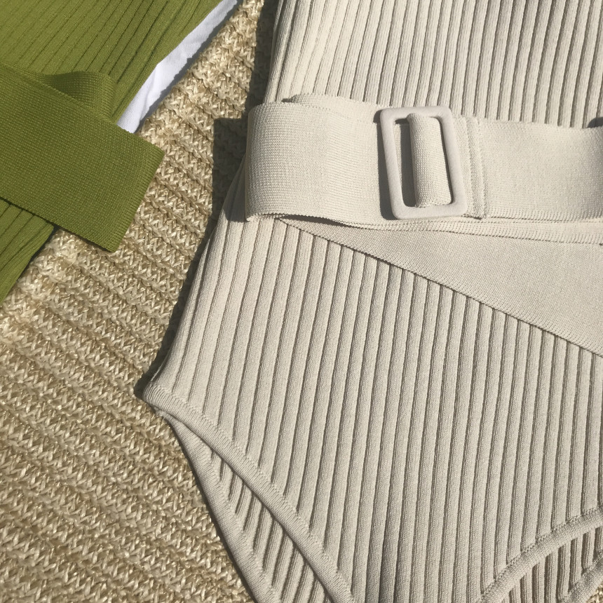 <b><p>Golgi square one piece swimsuit Beach sort</p></b><b><p>段ボール 正方形 ワンピース 水着 リゾートビーチルック ユニーク ニット ベルト</p></b><br /><br /><p align='center'>