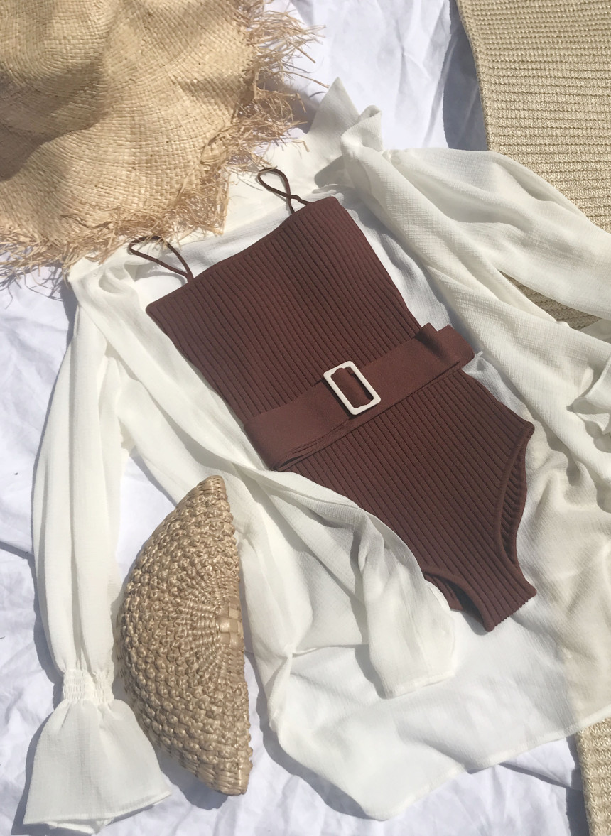 <b><p>Golgi square one piece swimsuit Beach sort</p></b><b><p>段ボール 正方形 ワンピース 水着 リゾートビーチルック ユニーク ニット ベルト</p></b><br /><br /><p align='center'>