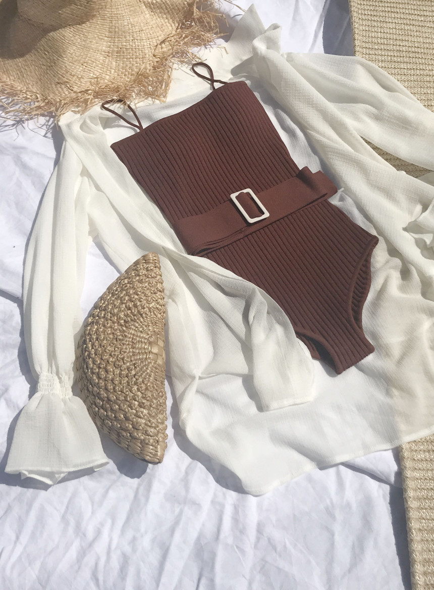 <b><p>Golgi square one piece swimsuit Beach sort</p></b><b><p>段ボール 正方形 ワンピース 水着 リゾートビーチルック ユニーク ニット ベルト</p></b><br /><br /><p align='center'>