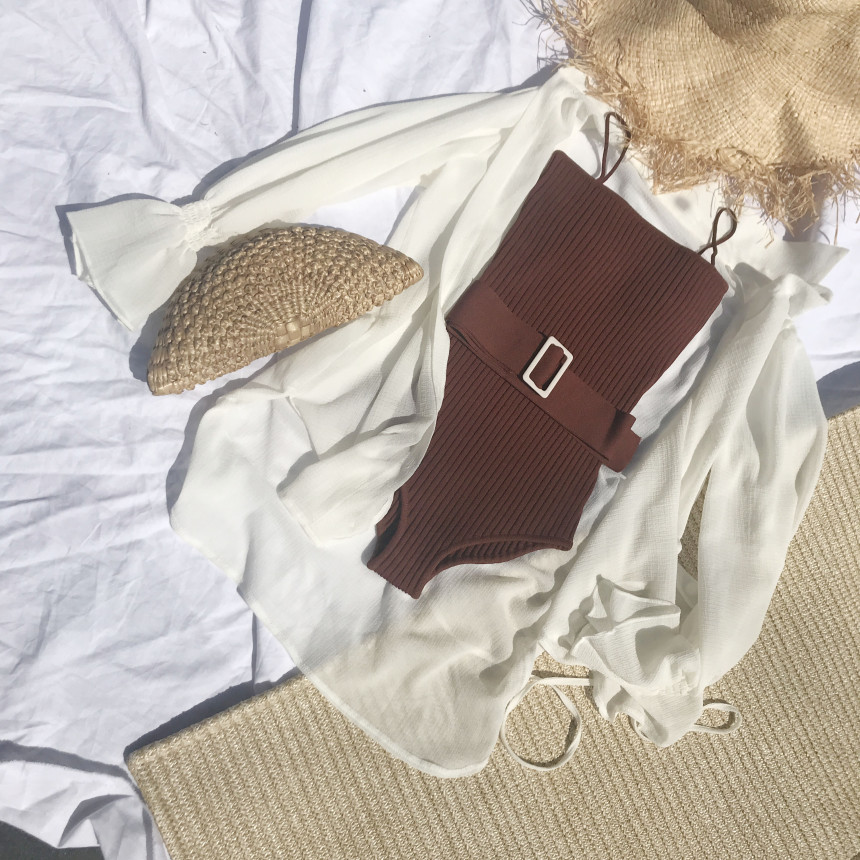 <b><p>Golgi square one piece swimsuit Beach sort</p></b><b><p>段ボール 正方形 ワンピース 水着 リゾートビーチルック ユニーク ニット ベルト</p></b><br /><br /><p align='center'>