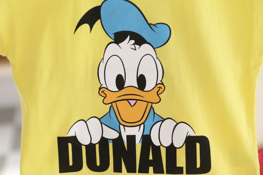 <b><p>Peekaboo Donald daisy Top and ttom set By</p></b><b><p>ピーカブー ドナルド デイジー 上下セット 幼スーツ 兄妹カップルルック ドアセンボク</p></b><br /><br /><p align='center'>