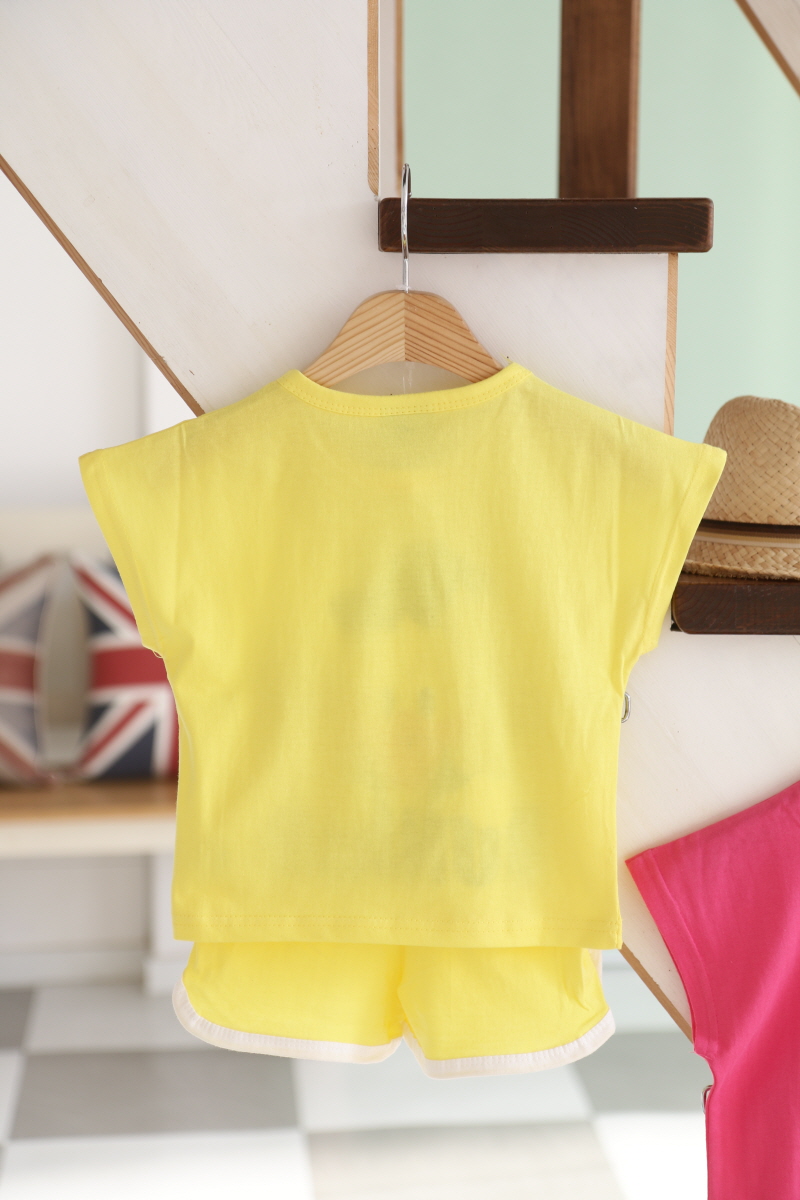 <b><p>Peekaboo Donald daisy Top and ttom set By</p></b><b><p>ピーカブー ドナルド デイジー 上下セット 幼スーツ 兄妹カップルルック ドアセンボク</p></b><br /><br /><p align='center'>