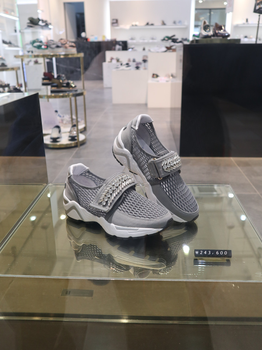 <b><p>Shu Comma Bone cancan platform sdal give</p></b><b><p>シューコンマみる カンカン プラットフォーム sdal 与えます 素敵なファッションコーディネート</p></b><br /><br /><p align='center'>