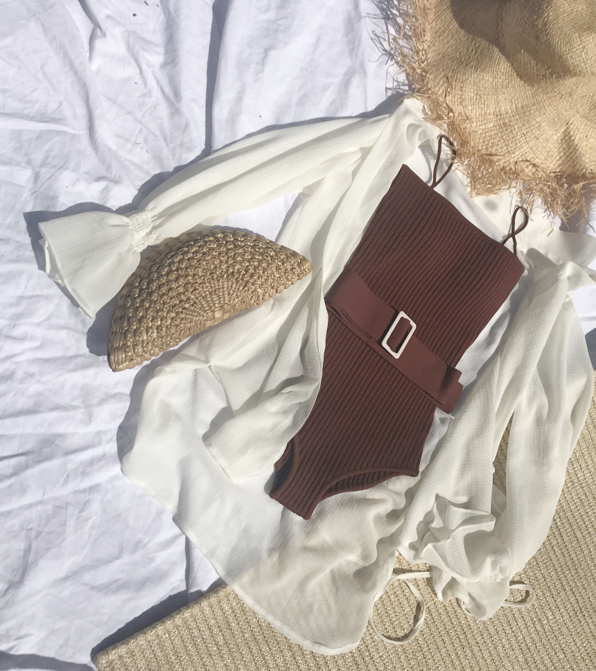 <b><p>Golgi square one piece swimsuit Beach sort</p></b><b><p>段ボール 正方形 ワンピース 水着 リゾートビーチルック ユニーク ニット ベルト</p></b><br /><br /><p align='center'>