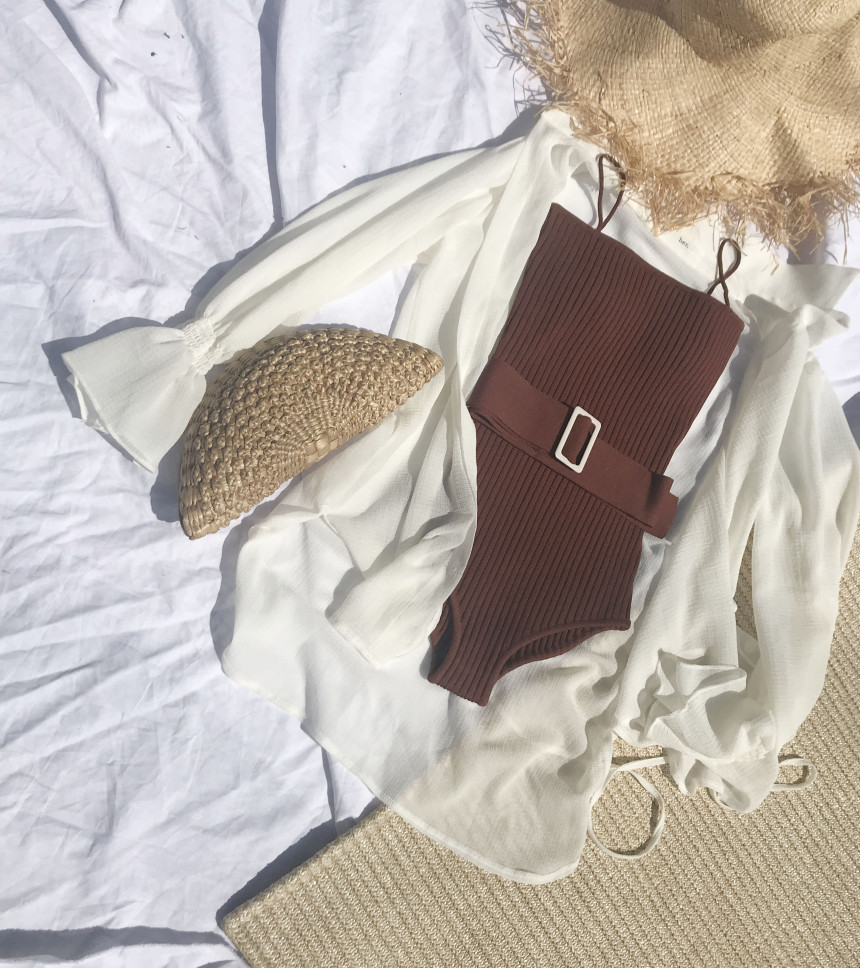 <b><p>Golgi square one piece swimsuit Beach sort</p></b><b><p>段ボール 正方形 ワンピース 水着 リゾートビーチルック ユニーク ニット ベルト</p></b><br /><br /><p align='center'>