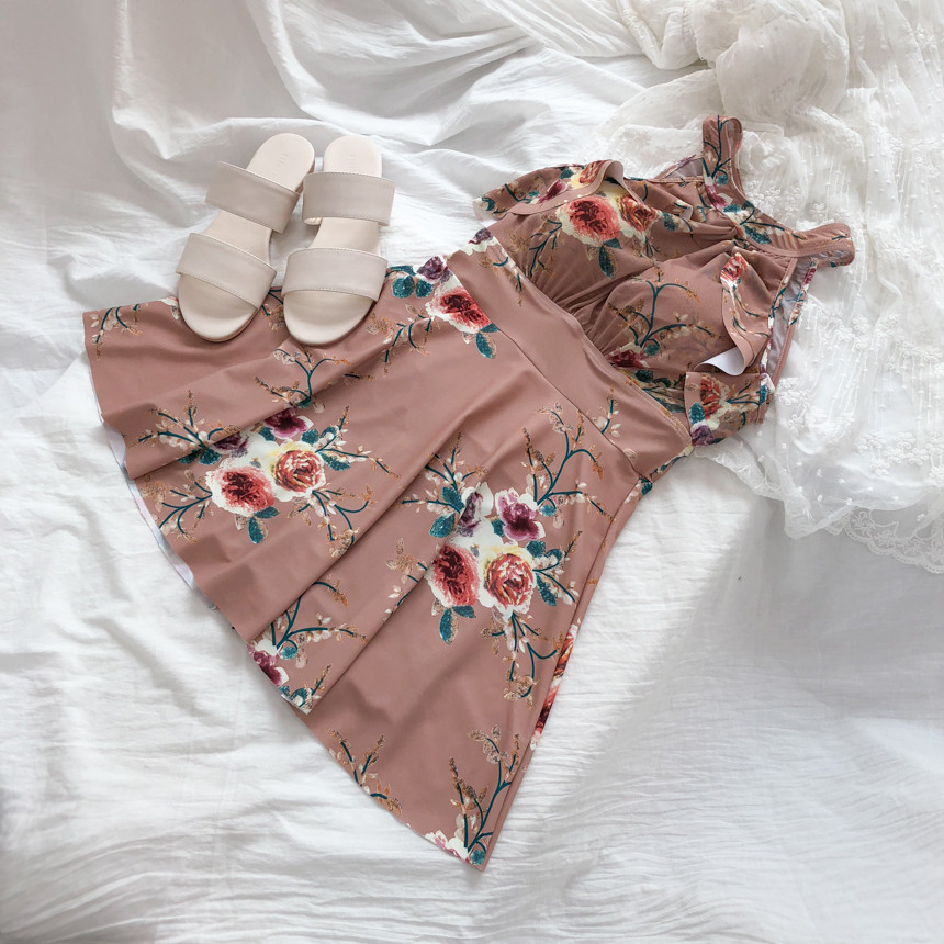 <b><p>Eve flow One Piece Bikini Cute swimsuit Holiday</p></b><b><p>イブ フラワー ワンピースビキニ かわいい水着 休暇コーディネート 活動性を手に入れた</p></b><br /><br /><p align='center'>