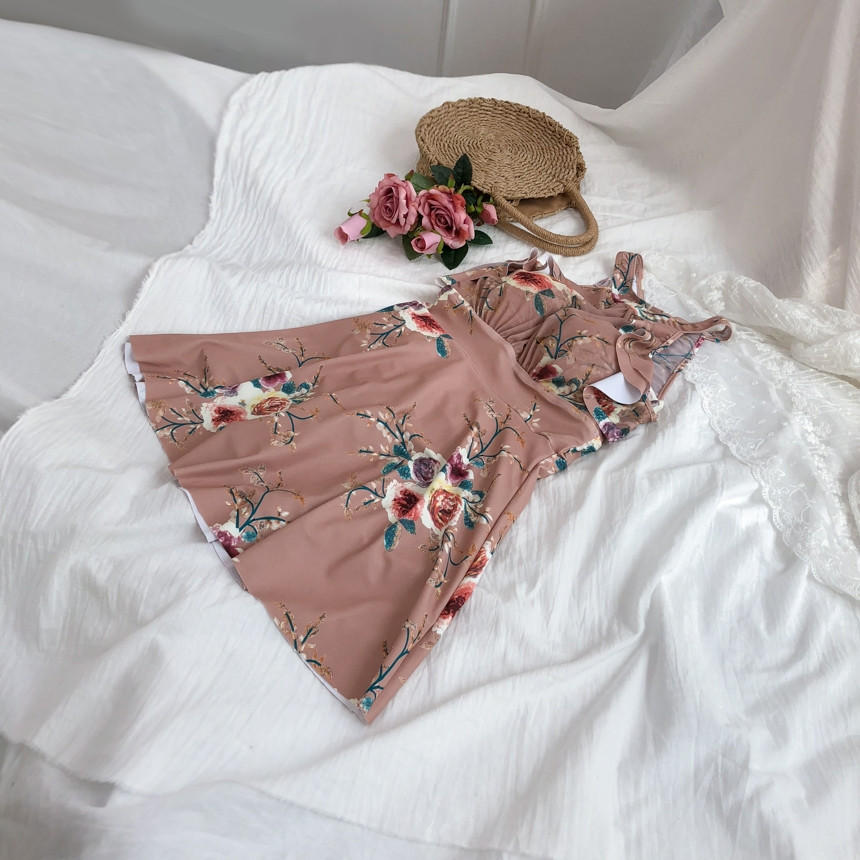 <b><p>Eve flow One Piece Bikini Cute swimsuit Holiday</p></b><b><p>イブ フラワー ワンピースビキニ かわいい水着 休暇コーディネート 活動性を手に入れた</p></b><br /><br /><p align='center'>