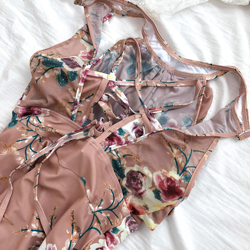 <b><p>Eve flow One Piece Bikini Cute swimsuit Holiday</p></b><b><p>イブ フラワー ワンピースビキニ かわいい水着 休暇コーディネート 活動性を手に入れた</p></b><br /><br /><p align='center'>