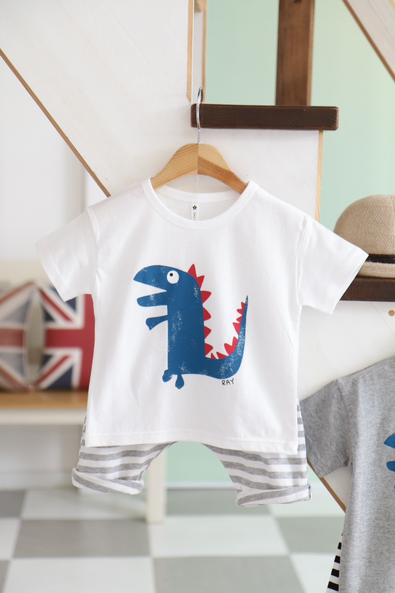<b><p>Summer Specials Dino Top and bottom set Baby</p></b><b><p>夏バーゲン ディーノ 上下セット 幼 個人 ドアセンボク 登院スーツ</p></b><br /><br /><p align='center'>