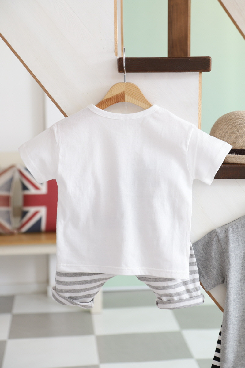 <b><p>Summer Specials Dino Top and bottom set Baby</p></b><b><p>夏バーゲン ディーノ 上下セット 幼 個人 ドアセンボク 登院スーツ</p></b><br /><br /><p align='center'>