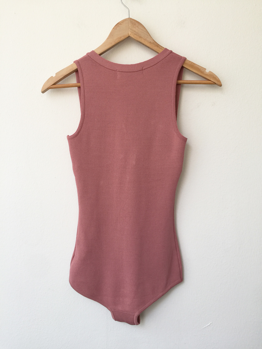 <b><p>button neat piece Mokini swimsuit 4 colors</p></b><b><p>ボタン ニット ワンピース モノキニ 水着 4 色 スタイル バカンスルック リゾートビーチ</p></b><br /><br /><p align='center'>