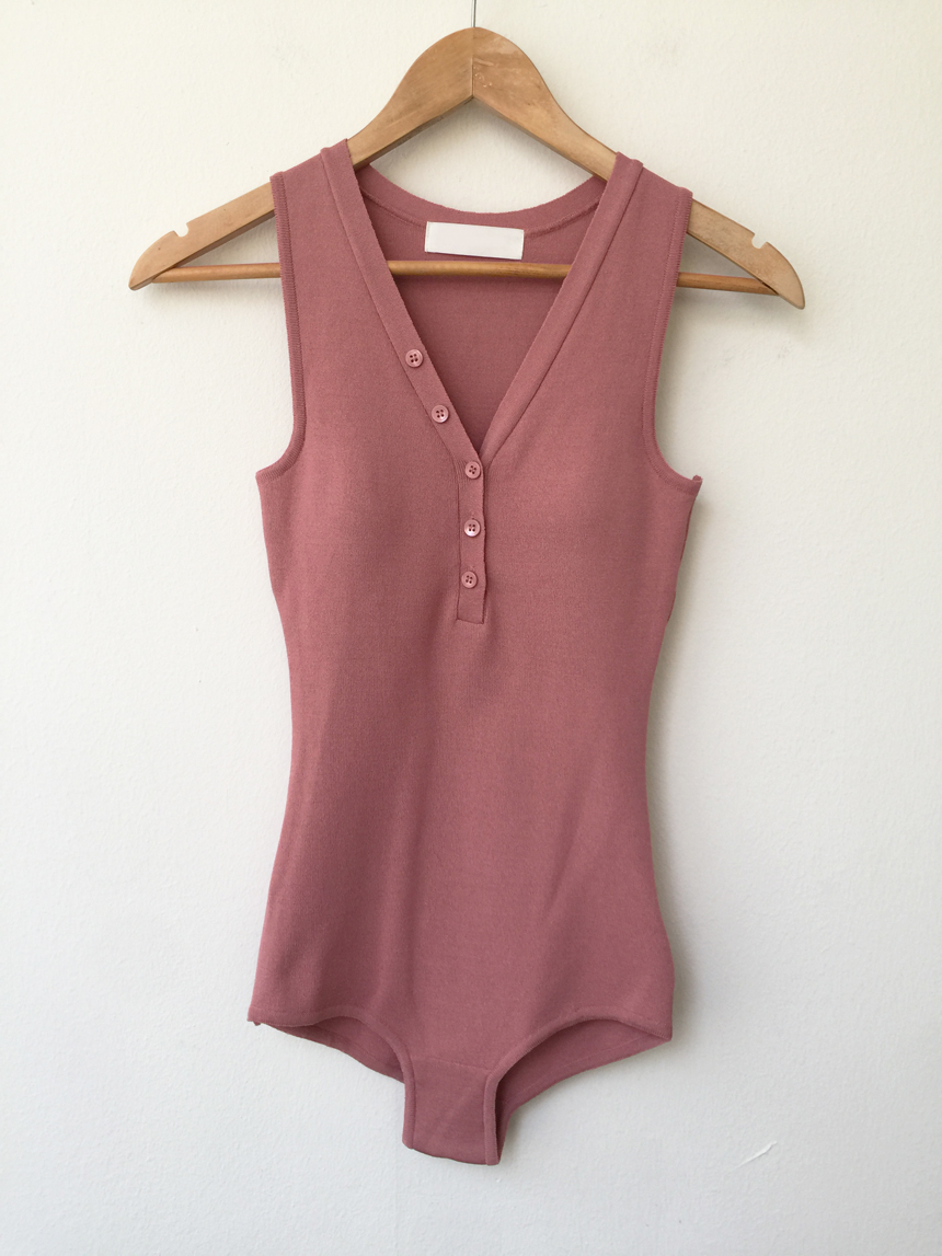 <b><p>button neat piece Mokini swimsuit 4 colors</p></b><b><p>ボタン ニット ワンピース モノキニ 水着 4 色 スタイル バカンスルック リゾートビーチ</p></b><br /><br /><p align='center'>