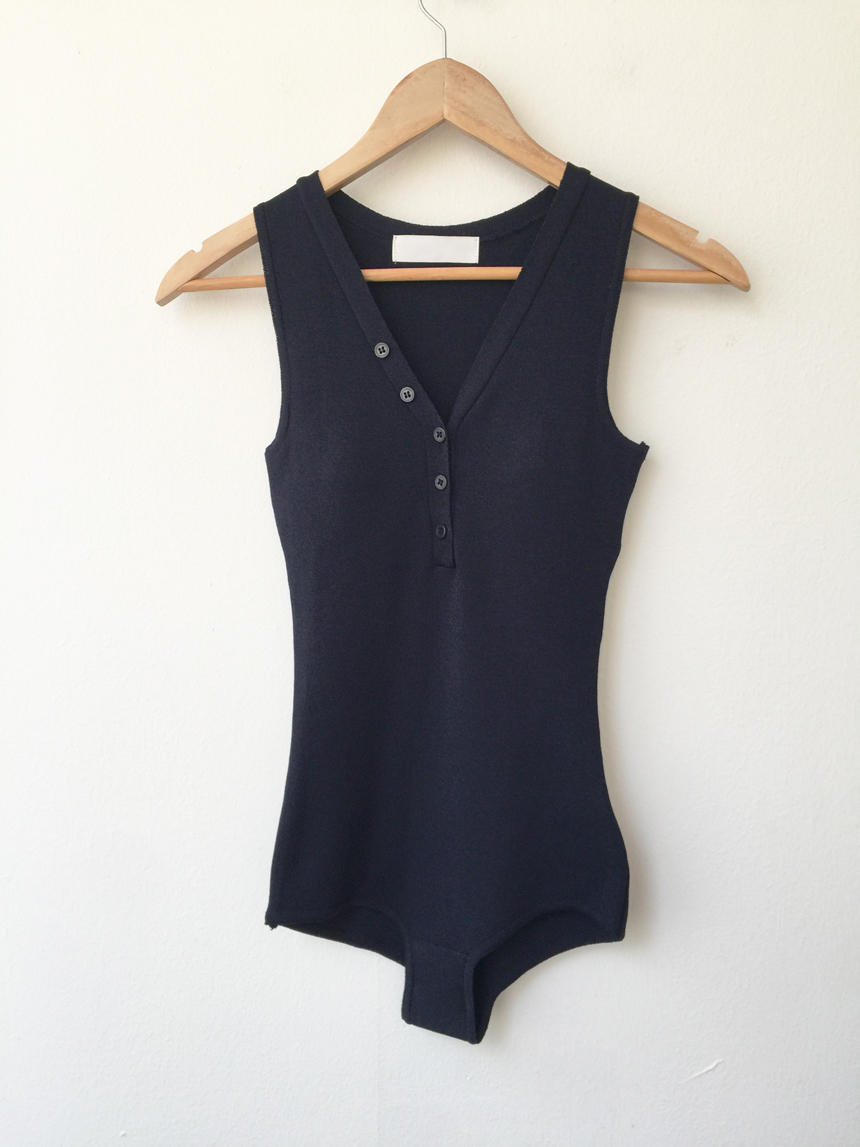 <b><p>button neat piece Mokini swimsuit 4 colors</p></b><b><p>ボタン ニット ワンピース モノキニ 水着 4 色 スタイル バカンスルック リゾートビーチ</p></b><br /><br /><p align='center'>