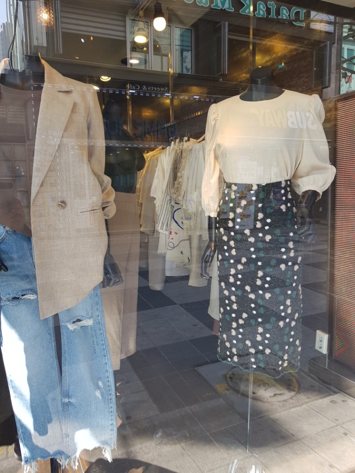 <b><p>Nuppy Pearl ribbon T-shirt</p></b><b><p>ヌピ 真珠 リボン Tシャツ</p></b><br /><br /><p align='center'>