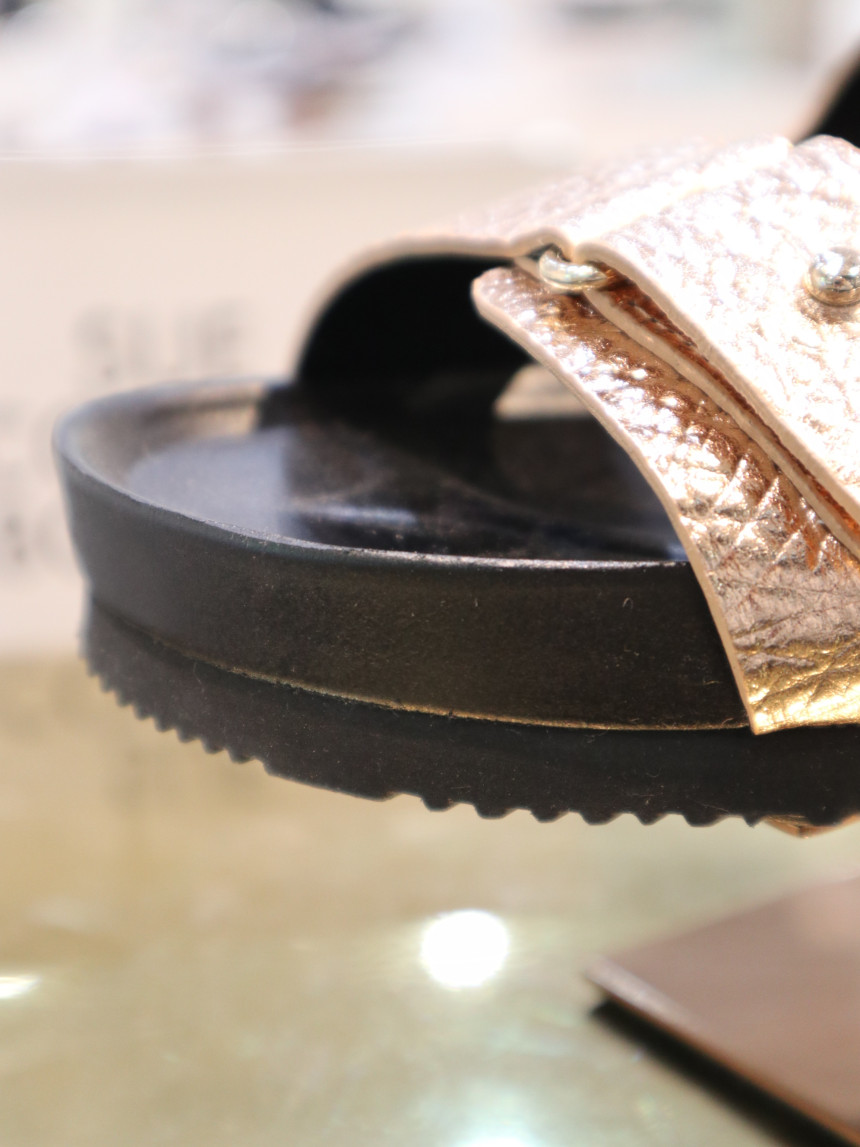 <b><p>Shu Comma Bonnie Spike DA2AM18402PIK Resort</p></b><b><p>シューコンマみる スパイクG DA2AM18402PIK リゾートルックコーディネート</p></b><br /><br /><p align='center'>