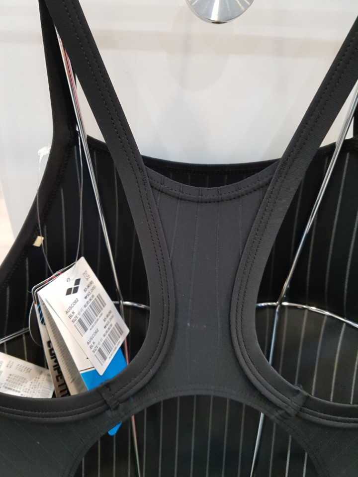 <b><p>Arena One-piece swimsuit for black pyer AUSCO02</p></b><b><p>アリーナ ブラック選手用ワンピース水着 AUSCO02</p></b><br /><br /><p align='center'>