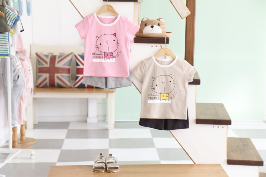<b><p>Planning Specials Picture cat Top bottom</p></b><b><p>企画特価 図猫 上下セット クール韓服 デイリック普段着 幼スーツ 福コーディネート</p></b><br /><br /><p align='center'>