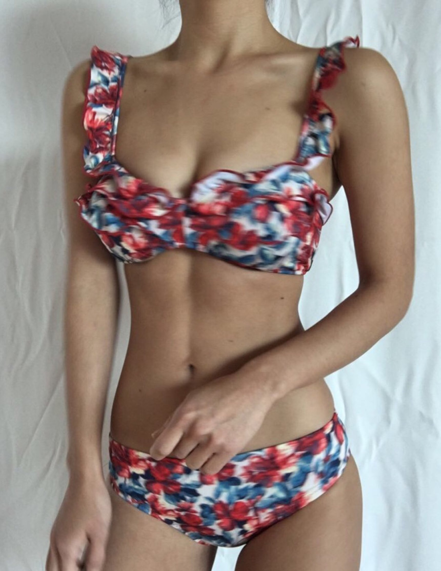 <b><p>Pansy Flower Frill bikini swimsuit 2cor pattn</p></b><b><p>パンジーフラワー フリル ビキニ 水着 2色 パターン 2pcs女性服 セット モノ</p></b><br /><br /><p align='center'>