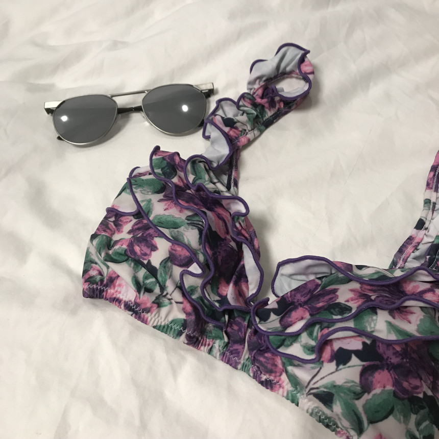 <b><p>Pansy Flower Frill bikini swimsuit 2cor pattn</p></b><b><p>パンジーフラワー フリル ビキニ 水着 2色 パターン 2pcs女性服 セット モノ</p></b><br /><br /><p align='center'>