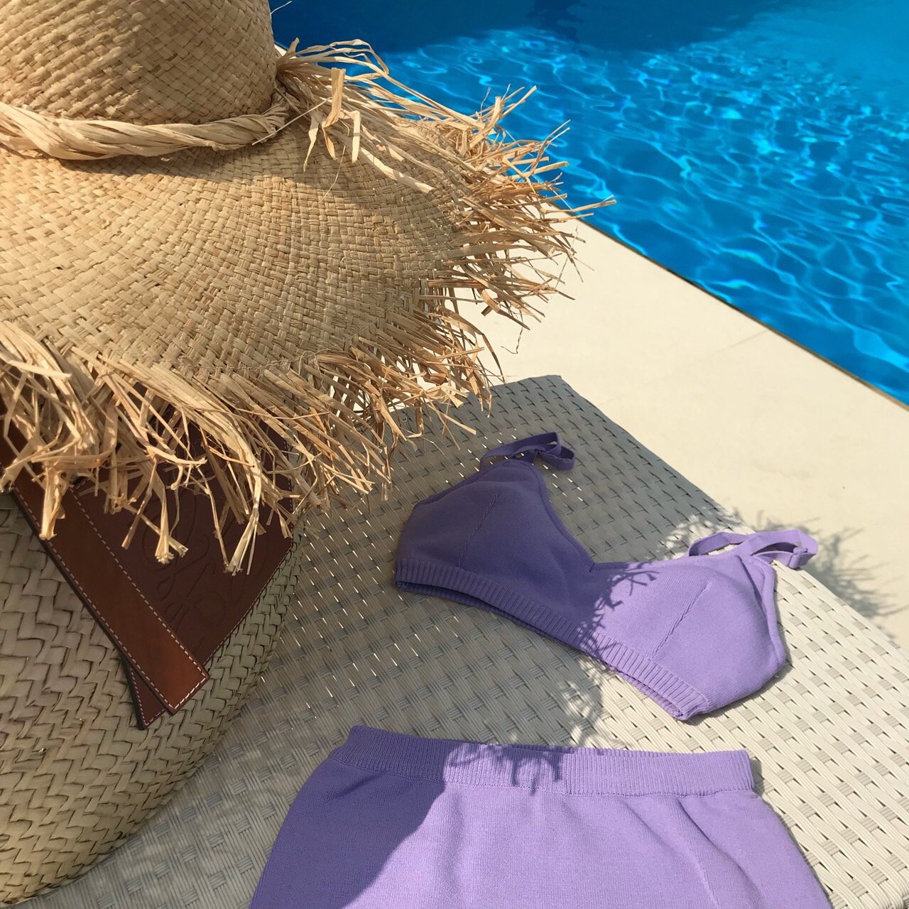 <b><p>color neat bikini 2r High waist triangle</p></b><b><p>カラー ニット ビキニ 2色 ハイウエスト 三角 ブリーフ 水着 セヌ</p></b><br /><br /><p align='center'>