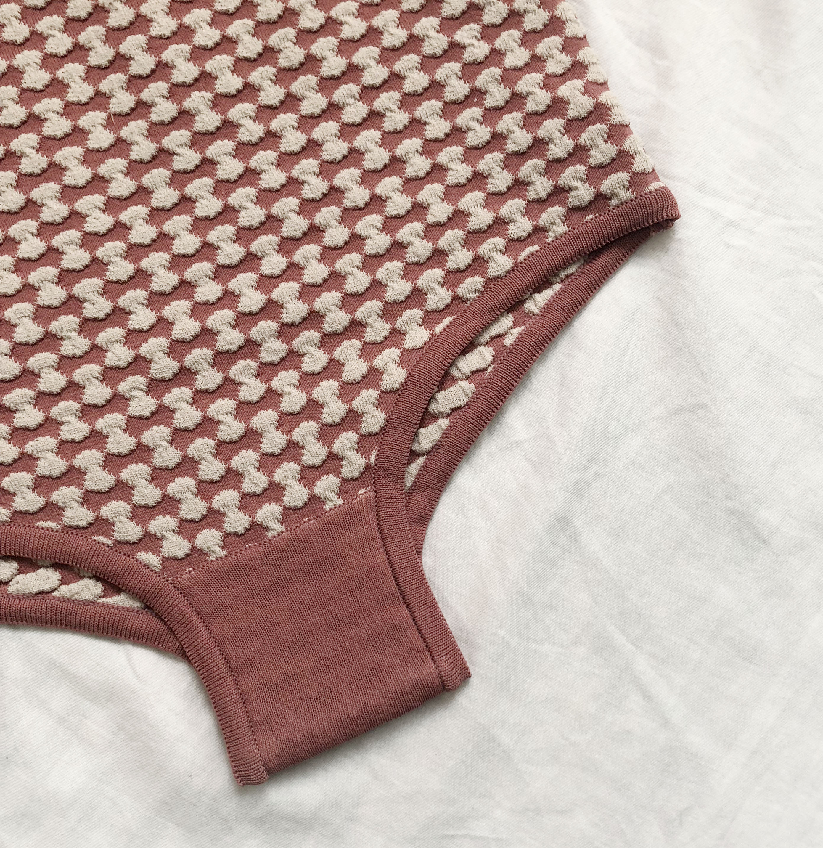 <b><p>Hepburn neat Swim Suits kn ssu 3color bikini</p></b><b><p>ヘップバーン ニット スイム スーツ 水泳 3色 ビキニ モノ リゾートルック 夏</p></b><br /><br /><p align='center'>