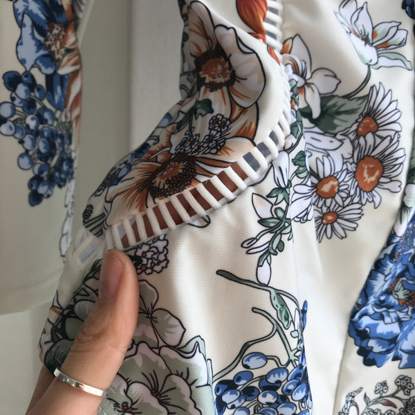 <b><p>Flower dress Lash guard bikini body ral Kds</p></b><b><p>フラワーワンピースラッシュガード ビキニ 個人 フローラル 種類 スイムスーツ セクシー</p></b><br /><br /><p align='center'>